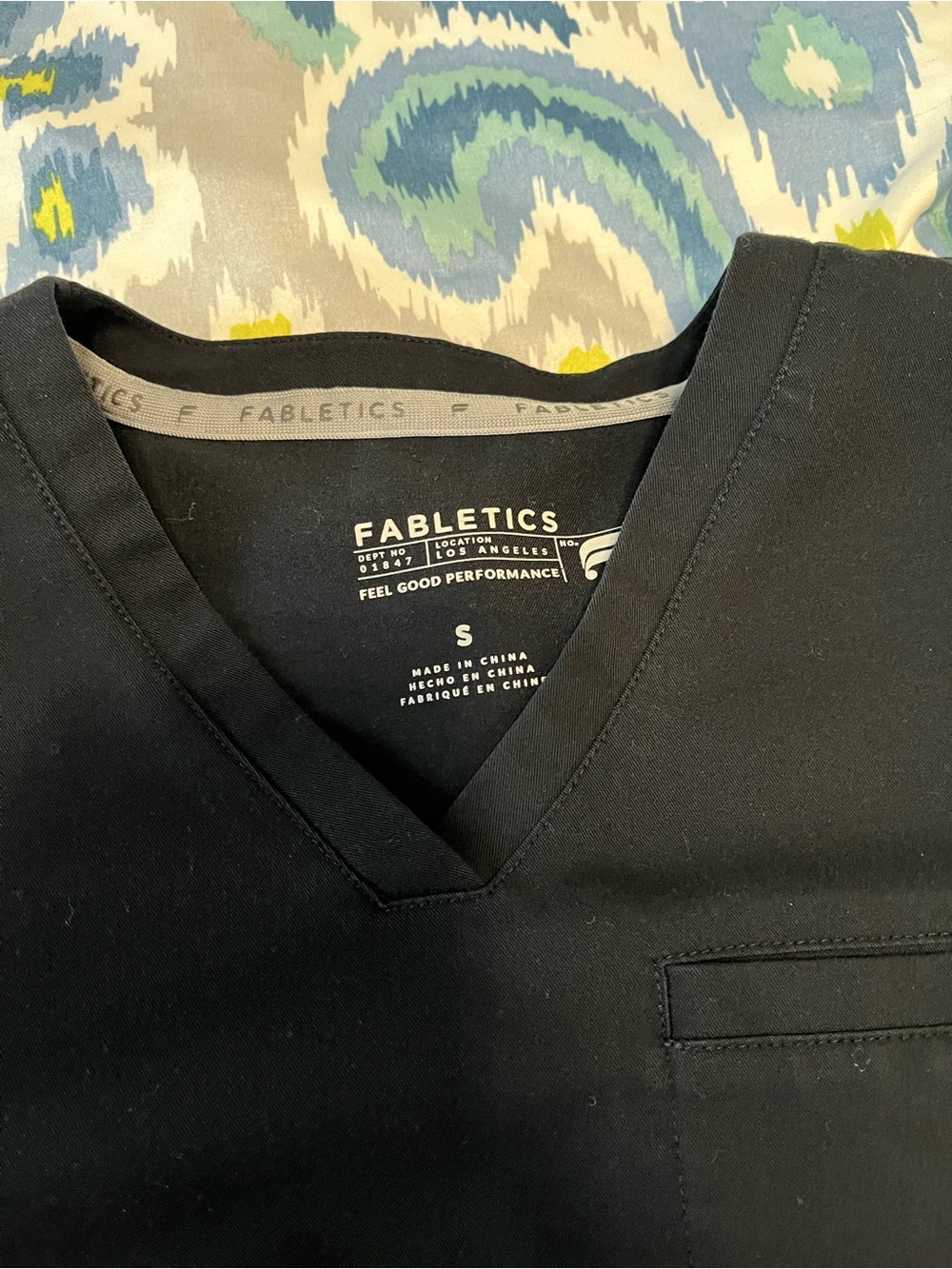 Fabletics women’s scrubs size small top and size small jogger bottoms - Picture 2 of 3